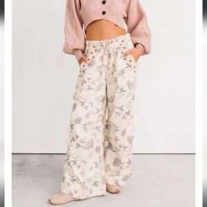 Lorelei Wide Leg Floral POL Jeans (Cream/Floral)
